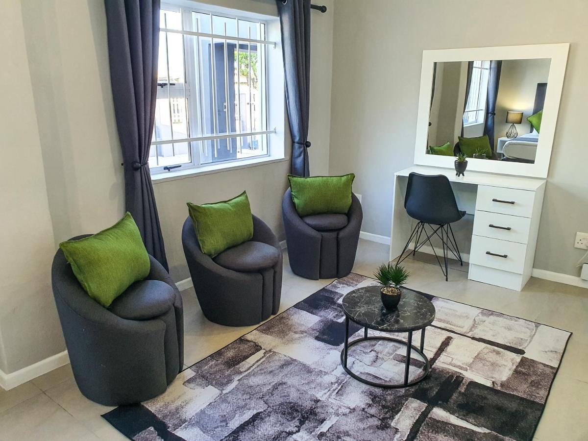 Howards Apartment